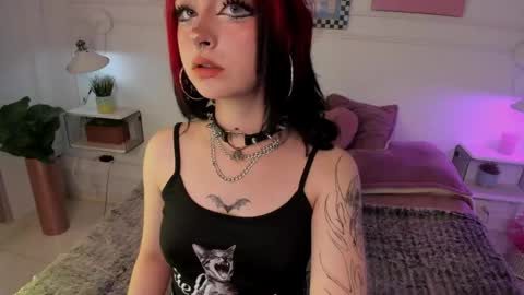 Snapshot of zoe_lynch_ chatting on 05.06.26 Zoe Lynch online show from 05.06.26