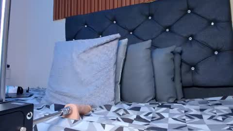 Snapshot of zoe_pss chatting on 11.15.25 Zoe online show from 11.15.25