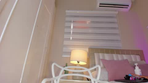 Snapshot of zoe_sky_ chatting on 02.06.25 Hi guys i am Zoe online show from 02.06.25