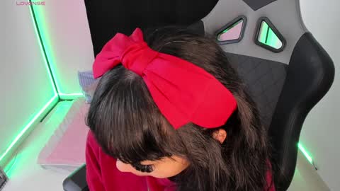 zoe_sullivan_ online show from 12.24.24