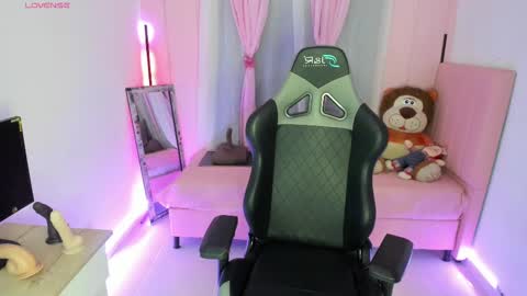 zoe_sullivan_ online show from 02.16.25