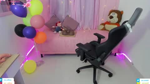 zoe_sullivan_ online show from 11.12.25