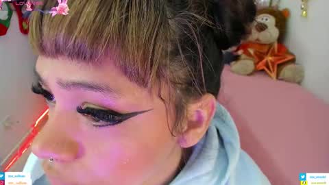 zoe_sullivan_ online show from 11.20.25