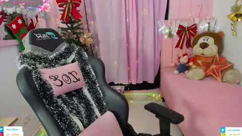 zoe_sullivan_ online show from 11.23.25