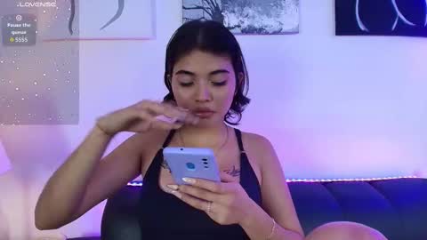 Snapshot of zoe_wang chatting on 09.25.25 Zoe online show from 09.25.25