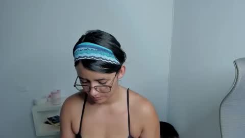 Snapshot of zoe_wattson chatting on 04.26.26 Zoe online show from 04.26.26
