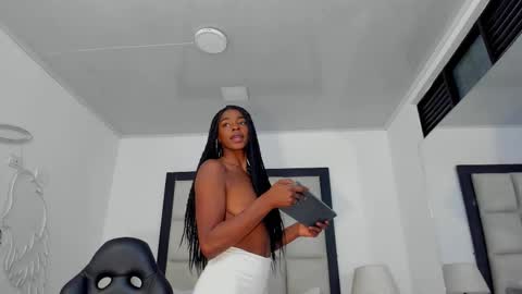 Snapshot of zoecarrter chatting on 10.06.25 Zoecarrter online show from 10.06.25