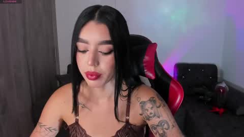  zoee jackson online show from 05.10.26