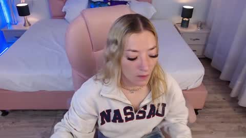 Snapshot of zoee_joness chatting on 04.01.26 zoe online show from 04.01.26