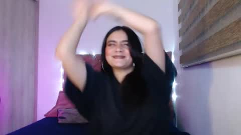 Zoee online show from 02.05.26