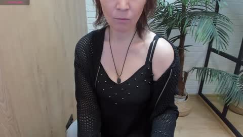 Snapshot of zoeeast chatting on 12.08.24 Zoe online show from 12.08.24