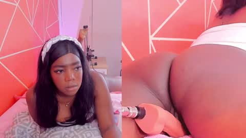 Snapshot of zoeethompson_cm chatting on 01.10.25 online show from 01.10.25