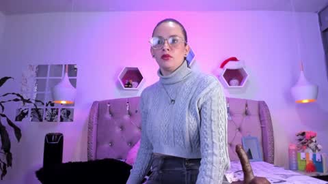 Snapshot of zoehilton chatting on 01.04.25 Zoe online show from 01.04.25