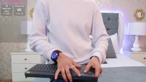 Zoe Krug online show from 01.06.26