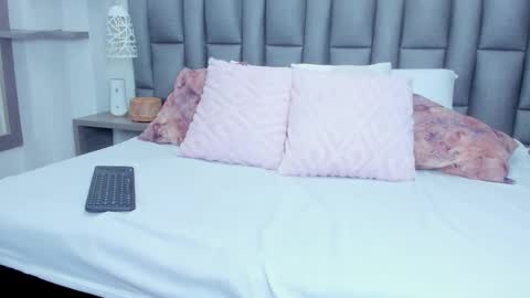 Zoe Krug online show from 02.18.26