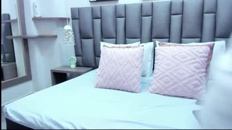 Zoe Krug online show from 03.23.26