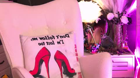 ZoeMesmerize online show from 10.16.25