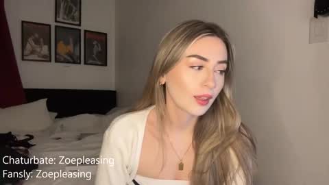 Snapshot of zoepleasing chatting on 04.01.26 zoepleasing online show from 04.01.26