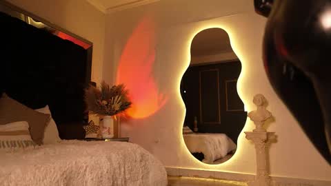 zoevidal_ online show from 10.11.25