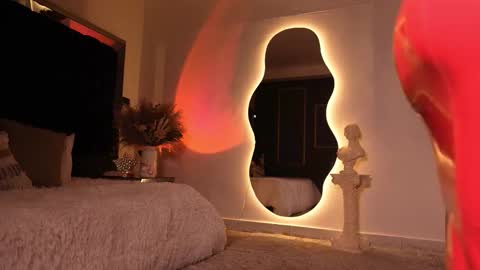 zoevidal_ online show from 11.07.25