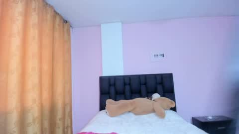 Snapshot of zoey_babyqueen19 chatting on 04.17.26 Zoey online show from 04.17.26