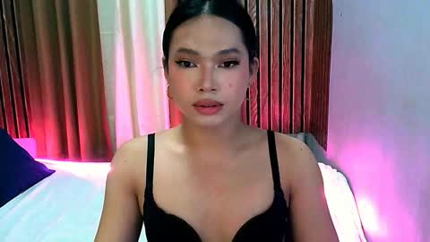 Snapshot of zoey_pleasure chatting on 11.17.25 zoey online show from 11.17.25