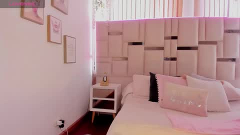 zoey thommpson online show from 11.30.25