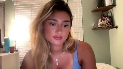 Snapshot of zoeycaldwellxo chatting on 08.04.26 make sure you follow my FREE Onlyfans online show from 08.04.26