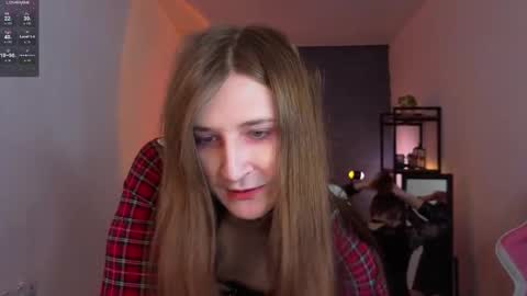 Snapshot of zoeylovesluna chatting on 03.22.26 Zoria and Luna online show from 03.22.26