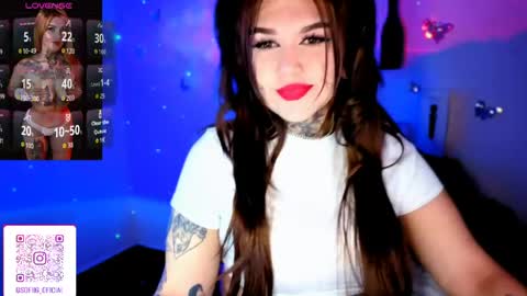 Snapshot of zooee_01 chatting on 05.07.26 Zoee online show from 05.07.26