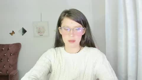 Snapshot of zooeybelair chatting on 06.09.26 Alicie online show from 06.09.26