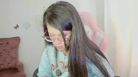Snapshot of zooeybelair chatting on 06.23.26 Alicie online show from 06.23.26