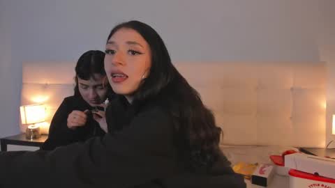 cintya kors online show from 12.31.24