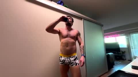 Snapshot of zuko_zen69 chatting on 02.12.25 Zuko online show from 02.12.25