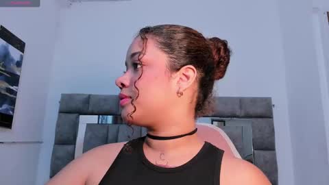 Snapshot of zulyjones chatting on 09.24.25 Zuly online show from 09.24.25