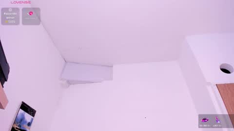 Snapshot of zulyjones chatting on 10.01.25 Zuly online show from 10.01.25