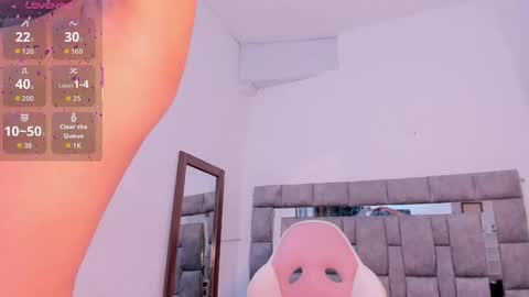 Snapshot of zulyjones chatting on 10.07.25 Zuly online show from 10.07.25