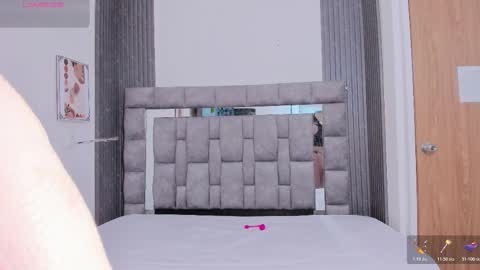 Snapshot of zulyjones chatting on 11.11.25 Zuly online show from 11.11.25