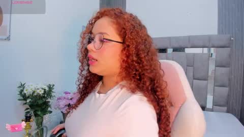 Snapshot of zulyjones chatting on 12.19.25 Zuly online show from 12.19.25