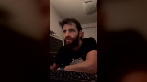 Snapshot of zurdineno chatting on 02.14.26 zurdineno online show from 02.14.26