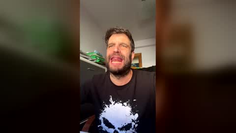 Snapshot of zurdineno chatting on 04.16.26 zurdineno online show from 04.16.26