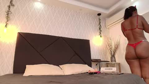 Zuri  online show from 11.23.25