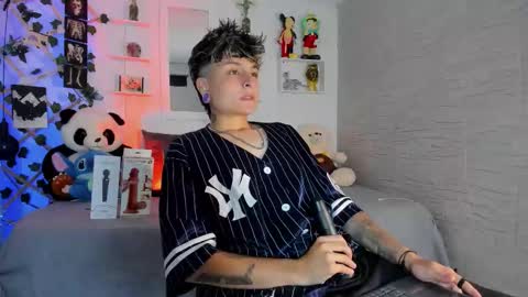 Zury Ramirez online show from 10.22.25