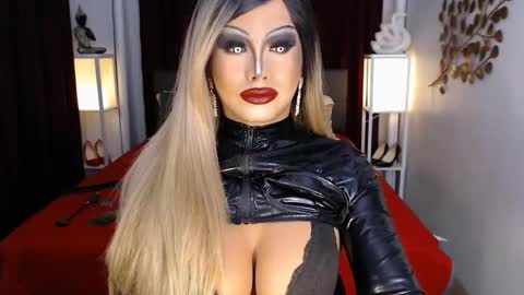 Snapshot of zyradom chatting on 01.24.25 zyradom online show from 01.24.25