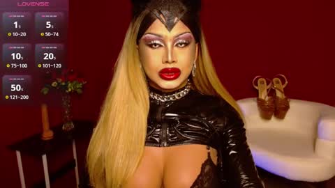 Snapshot of zyradom chatting on 12.16.25 zyradom online show from 12.16.25