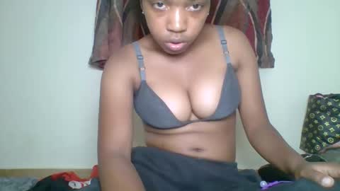 zyraelle_01 online show from 04.25.26