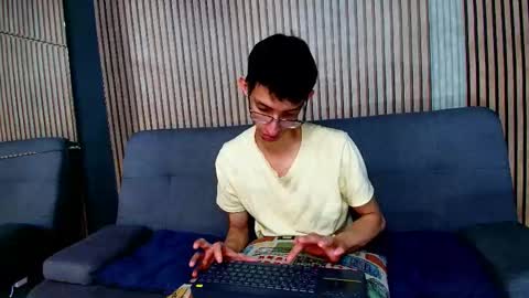 Zyro Nigth online show from 12.04.25