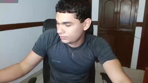 Snapshot of zyrosxk chatting on 09.19.25 antonio felipe online show from 09.19.25