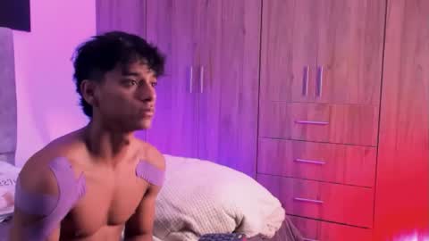 Snapshot of zyzz_1812 chatting on 10.15.25 zyzz_1812 online show from 10.15.25