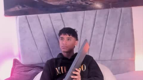 Snapshot of zyzz_1812 chatting on 12.02.25 zyzz_1812 online show from 12.02.25